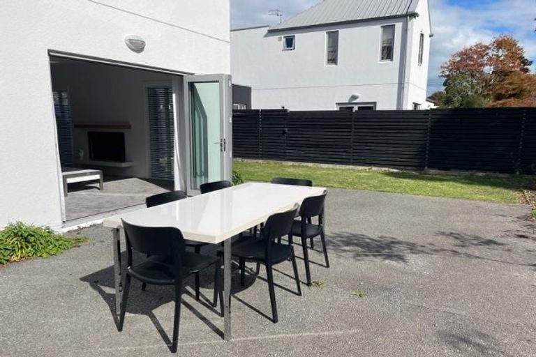 Photo of property in 18 Bryndwr Road, Fendalton, Christchurch, 8052