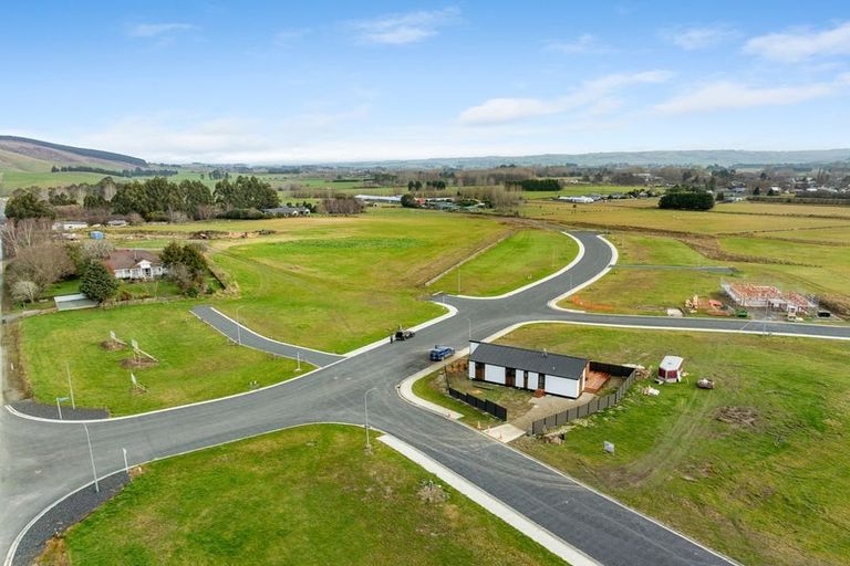 Photo of property in 21 Back Road, Okains Bay, 7583
