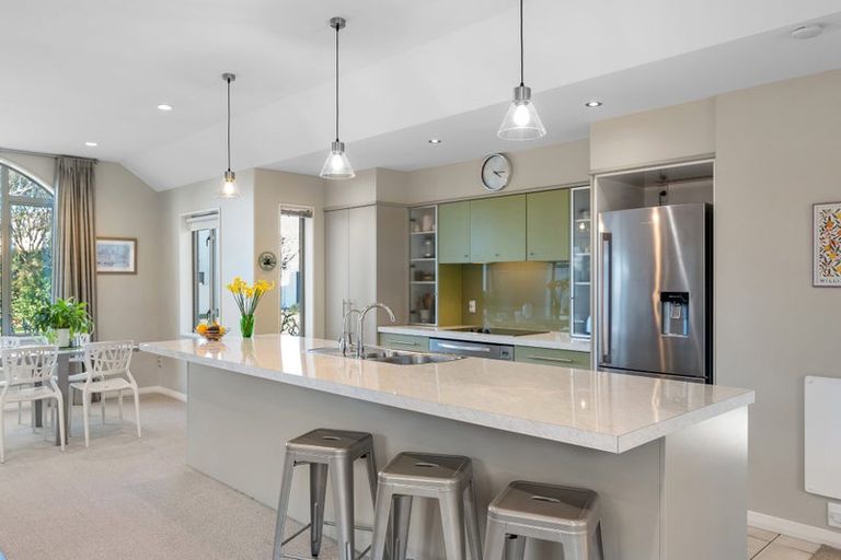 Photo of property in 4 Dinglebay Place, Casebrook, Christchurch, 8051