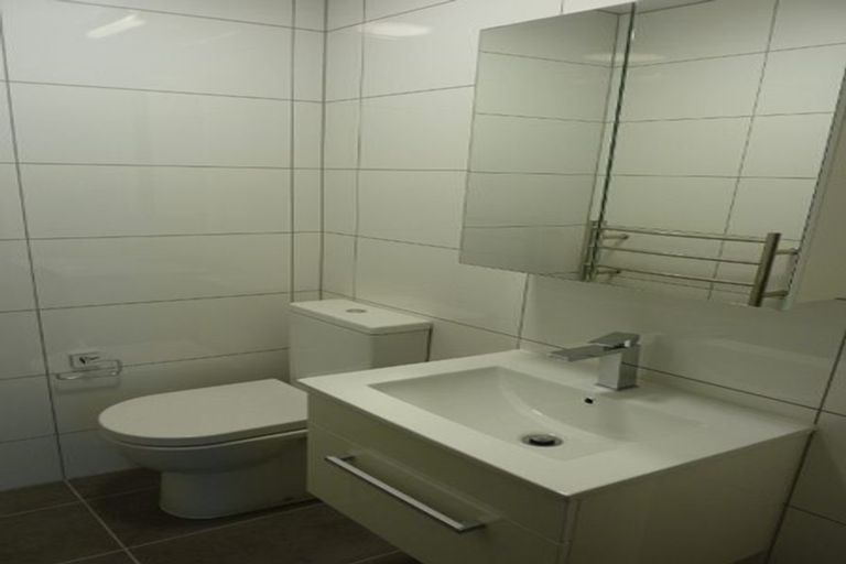 Photo of property in Canvas Apartments, 7/307 Willis Street, Te Aro, Wellington, 6011