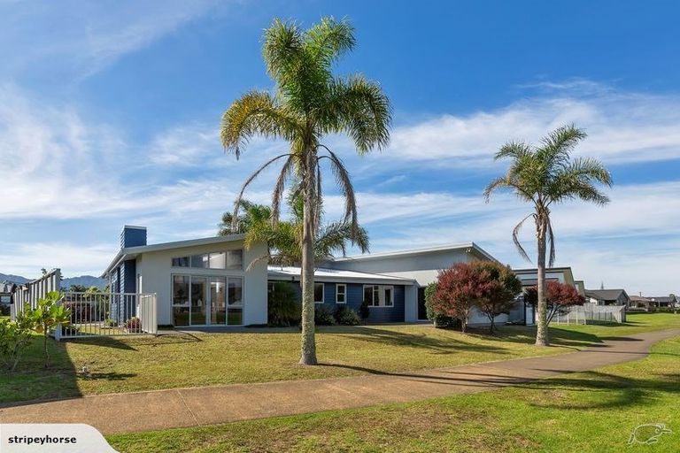 Photo of property in 12 Hoihere Drive, One Tree Point, 0118