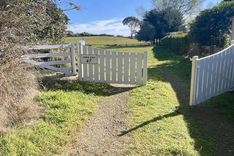 Photo of property in 47 Kebbell Terrace, Ohau, Levin, 5570