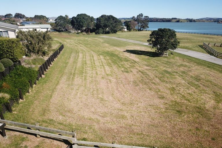 Photo of property in 17 Goble Road, Clarks Beach, 2679