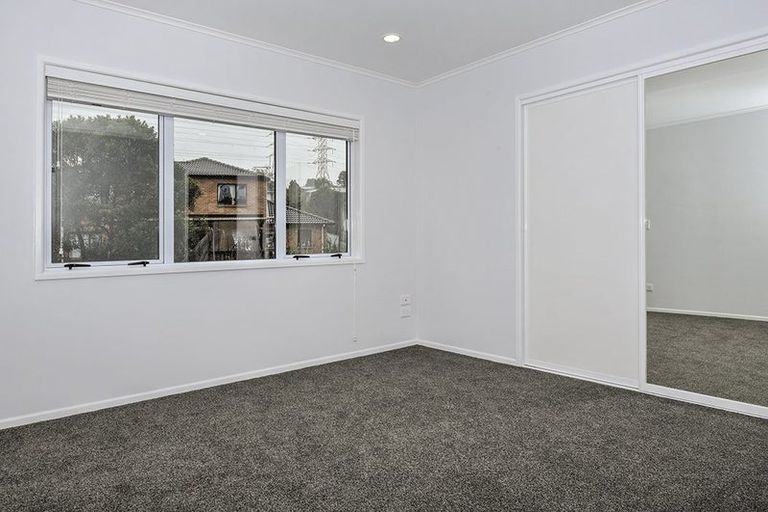 Photo of property in 42 Battersby Avenue, Mount Roskill, Auckland, 1041