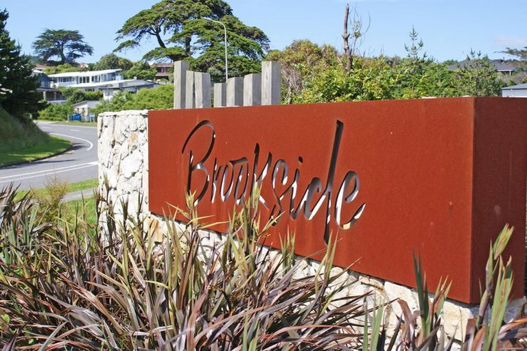 Photo of property in 4 Tradewinds Drive, Whitby, Porirua, 5024