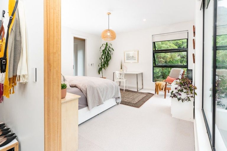 Photo of property in 17 Kim Street, Khandallah, Wellington, 6035