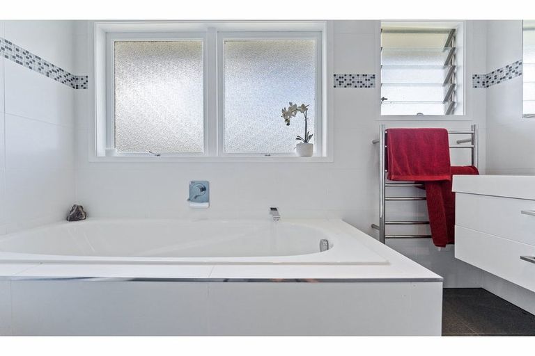 Photo of property in 81 Lynden Avenue, Hillcrest, Auckland, 0627