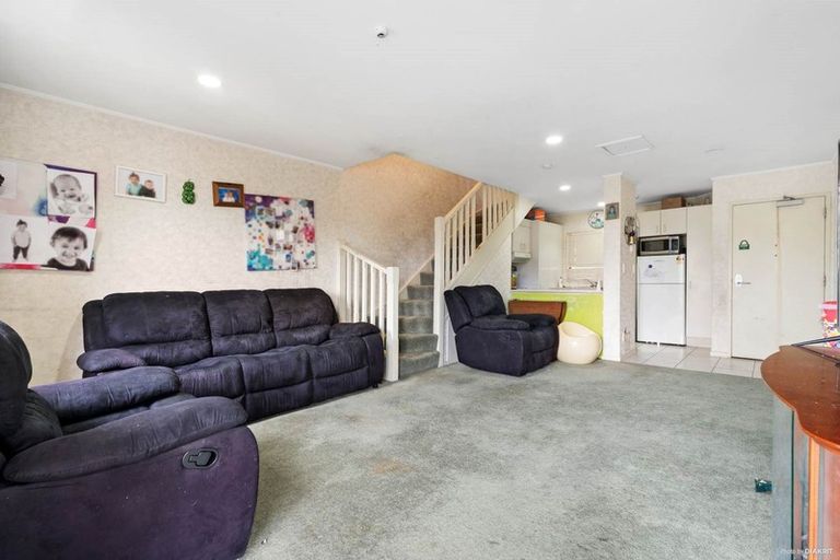 Photo of property in 9/77 Saint George Street, Papatoetoe, Auckland, 2025
