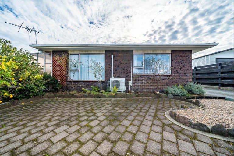 Photo of property in 5 Union Street, Merrilands, New Plymouth, 4312