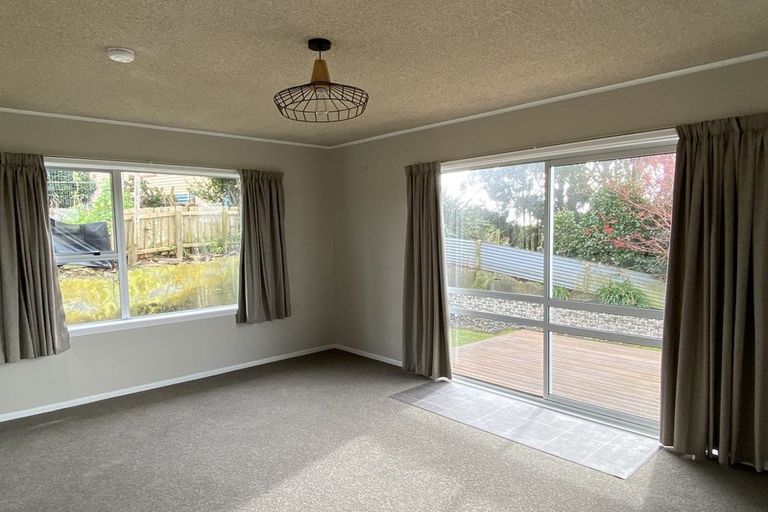 Photo of property in 6 Hughson Street, Waitara, 4320