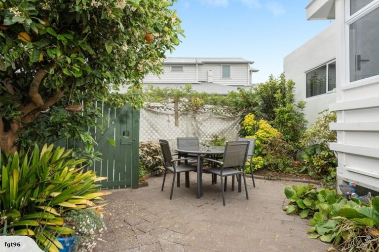 Photo of property in 140a Oceanview Road, Mount Maunganui, 3116