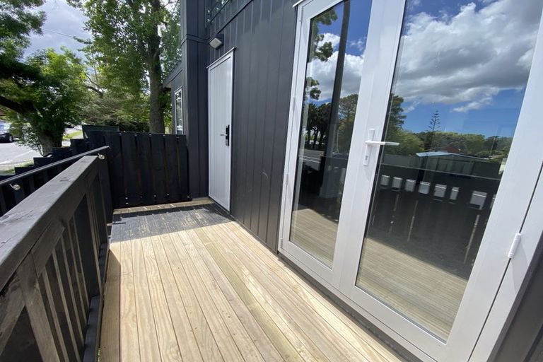 Photo of property in 57d Edmonton Road, Henderson, Auckland, 0612