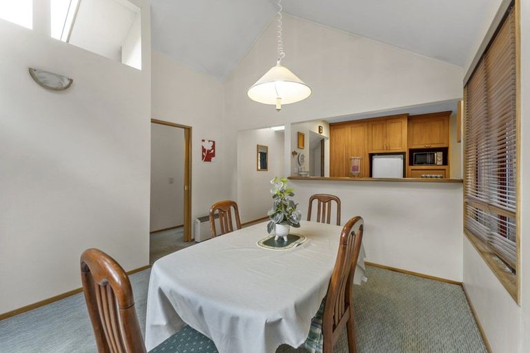 Photo of property in 22a Evergreen Place, Sunshine Bay, Queenstown, 9300