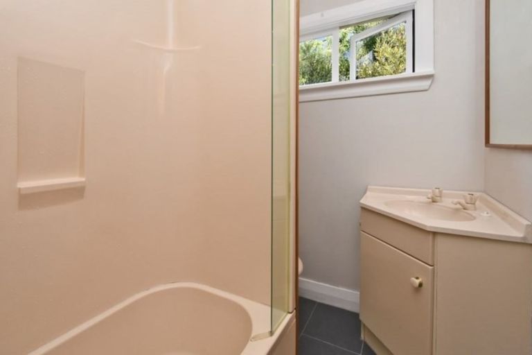 Photo of property in 12 Packe Street, Edgeware, Christchurch, 8013