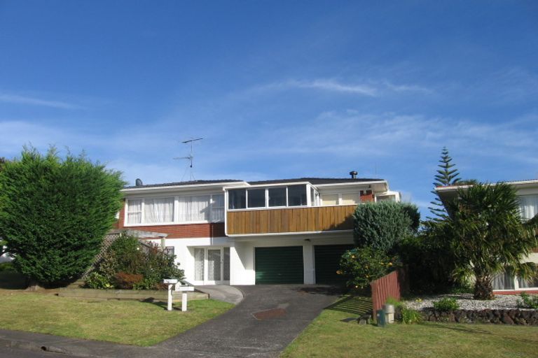 Photo of property in 16 Welland Place, Hillcrest, Auckland, 0627