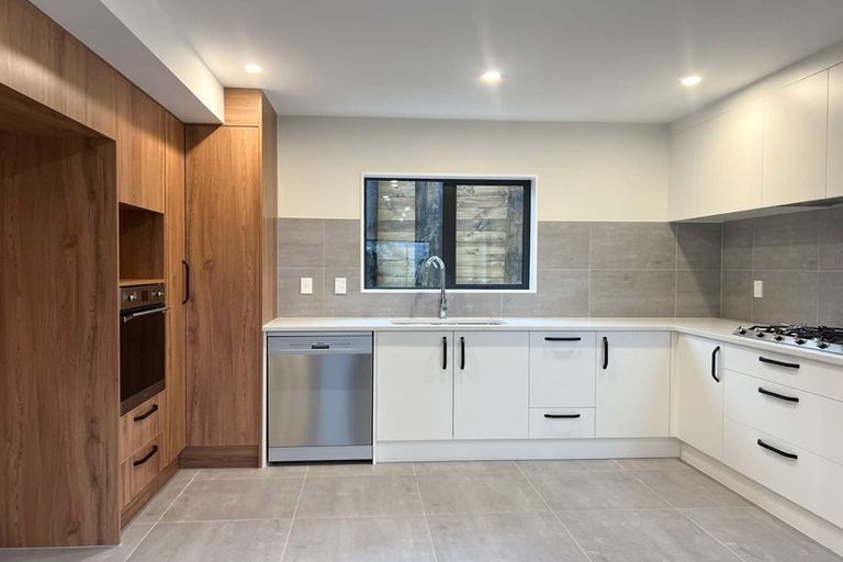 Photo of property in 33 Korihi Drive, Swanson, Auckland, 0614