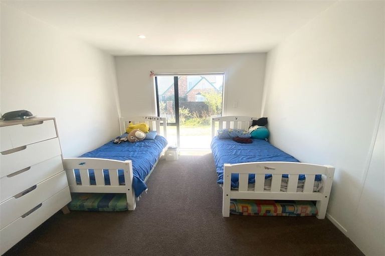 Photo of property in 32 Orlando Crescent, Waimairi Beach, Christchurch, 8083