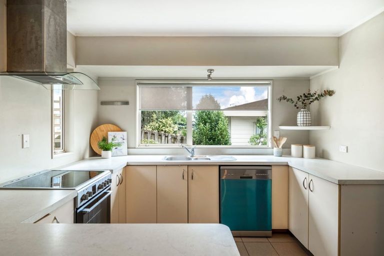 Photo of property in 1/44 Barbados Drive, Unsworth Heights, Auckland, 0632