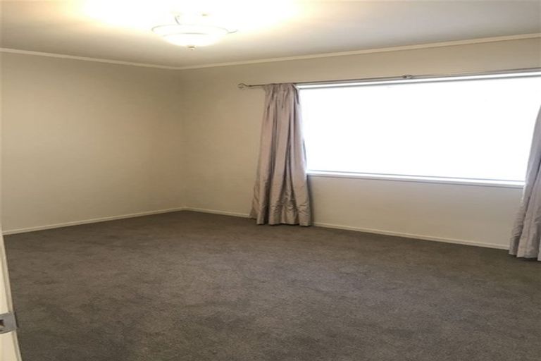 Photo of property in 1/322 Royal Road, Massey, Auckland, 0614