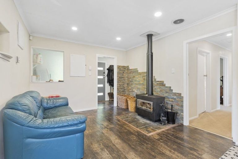 Photo of property in 1 Williams Terrace, Fitzherbert, Palmerston North, 4410