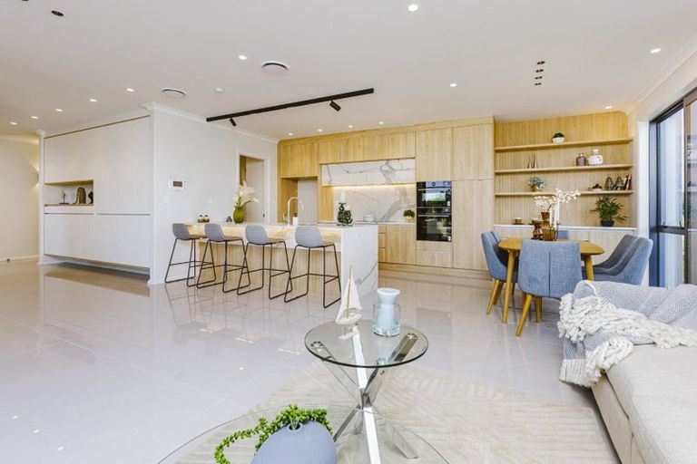 Photo of property in 2 Seagreen Avenue, Rosehill, 2113