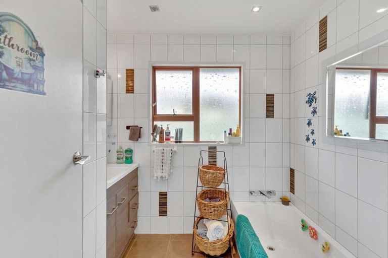 Photo of property in 34 John F Kennedy Drive, Milson, Palmerston North, 4414