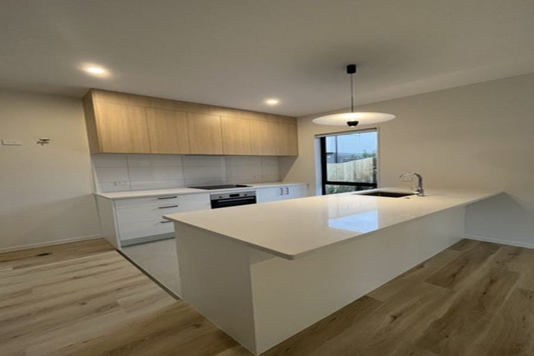 Photo of property in 9 Renata Crescent, Te Atatu Peninsula, Auckland, 0610