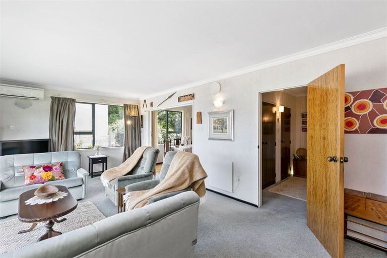 Photo of property in 2/76 Lohia Street, Khandallah, Wellington, 6035