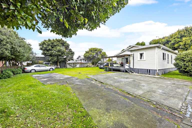 Photo of property in 3 Albert Road, Manukau, Auckland, 2025