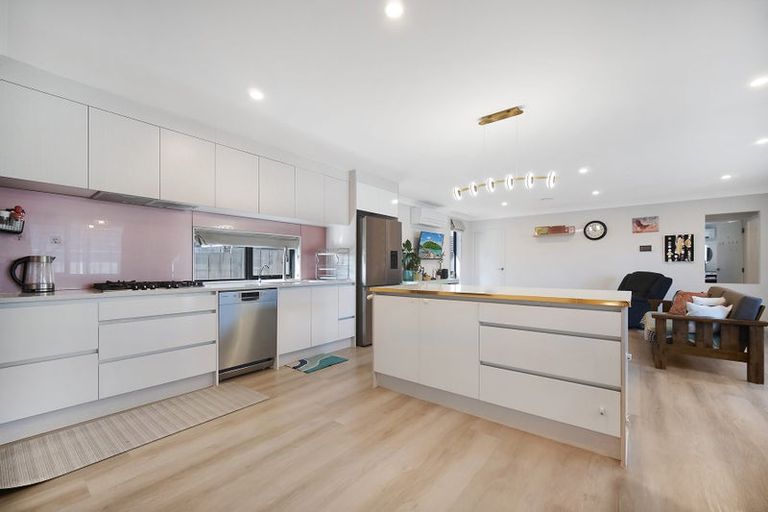Photo of property in 10c Finchley Road, Torbay, Auckland, 0632