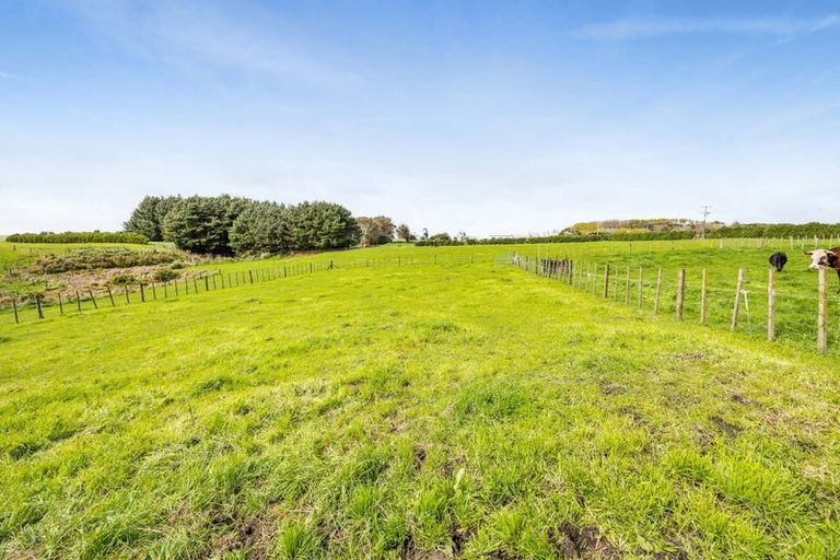 Photo of property in 150 Wirihana Road, Hawera, 4674