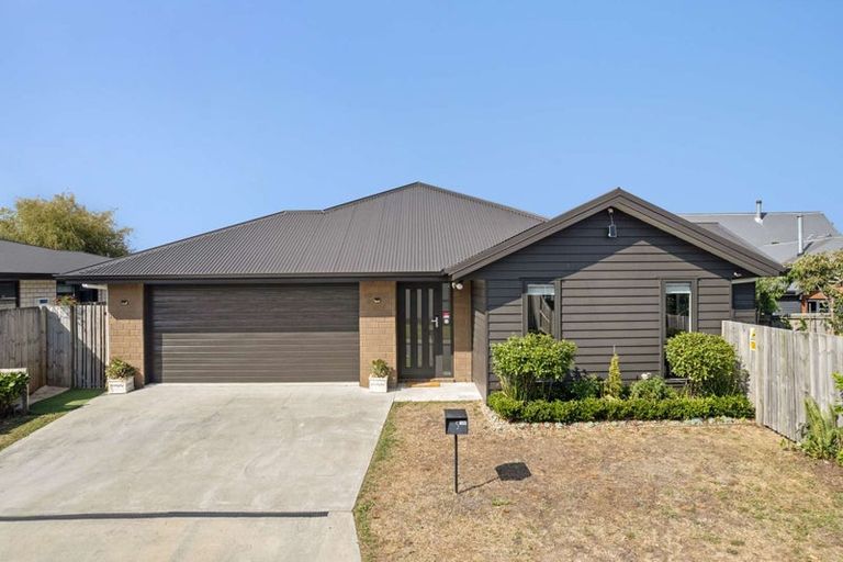 Photo of property in 5 Faber Place, Rototuna North, Hamilton, 3210