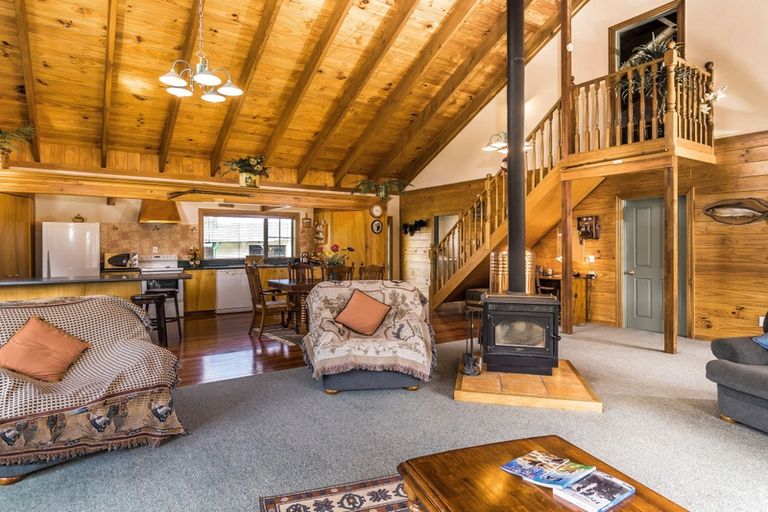 Photo of property in 2 Par Place, Kinloch, Taupo, 3377