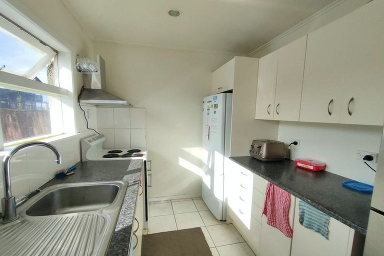 Photo of property in 6c Seaview Road, Milford, Auckland, 0620
