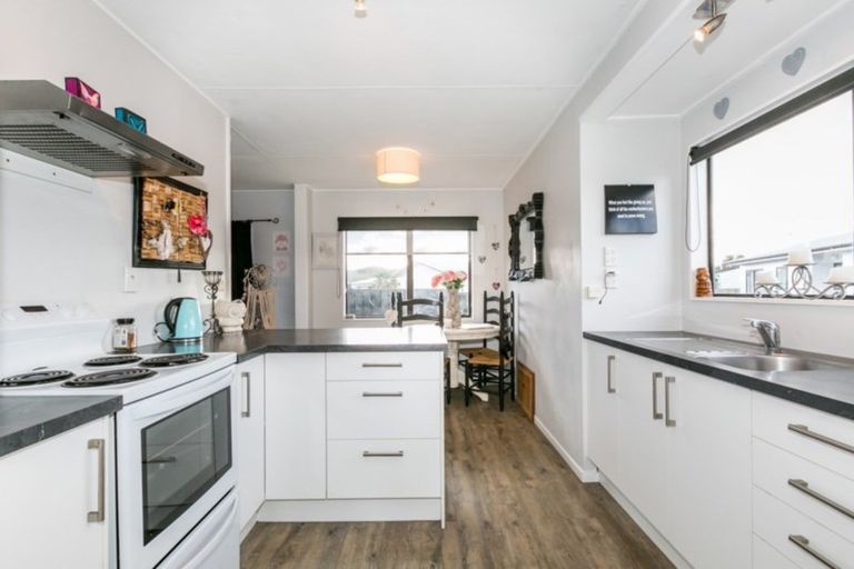 Photo of property in 1/199 Avondale Road, Greenmeadows, Napier, 4112
