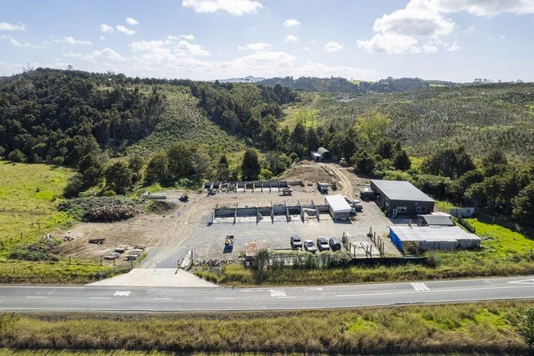 Photo of property in 35 Pataua Road South, Parua Bay, Onerahi, 0192