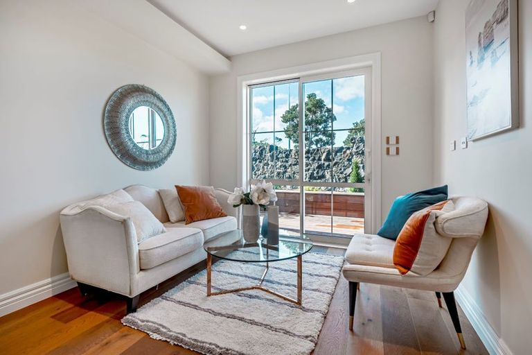 Photo of property in 7 Luff Place, Long Bay, Auckland, 0630