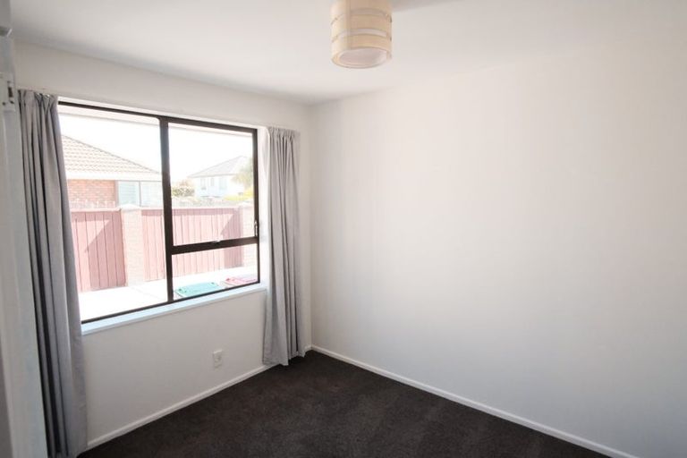 Photo of property in 8 Mervyn Drive, Avondale, Christchurch, 8061