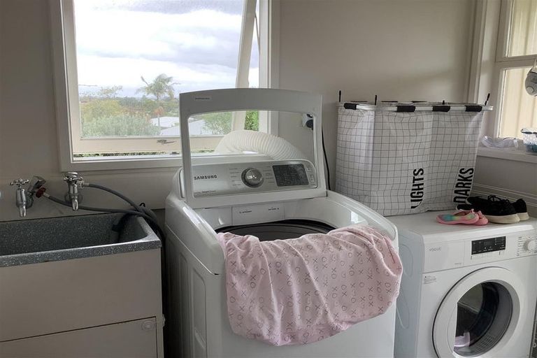 Photo of property in 1/7 Ellen Avenue, Hillcrest, Auckland, 0627