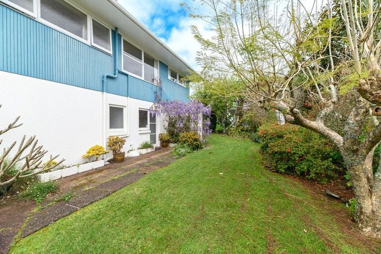 Photo of property in 4 Kerrymaria Place, Hillcrest, Auckland, 0627