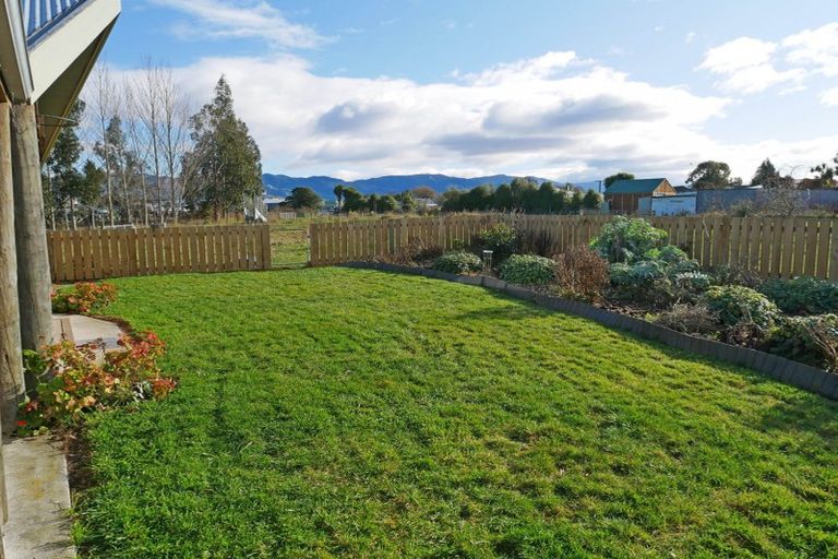 Photo of property in 31 Timaru Road, Waimate, 7924