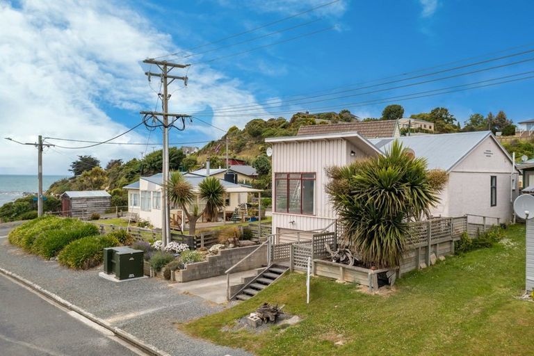 Photo of property in 1 Rimu Street, Kaka Point, Balclutha, 9271