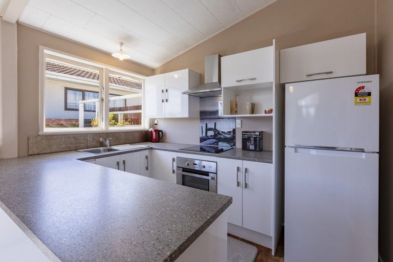 Photo of property in 124 Charles Street, Westshore, Napier, 4110