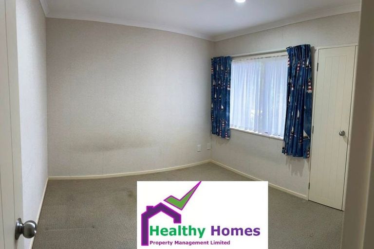 Photo of property in 8 Ballyward Close, East Tamaki, Auckland, 2013