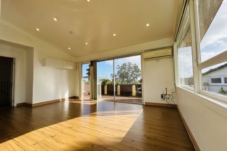 Photo of property in 24 Sunnyhill Crescent, Sunnyhills, Auckland, 2010