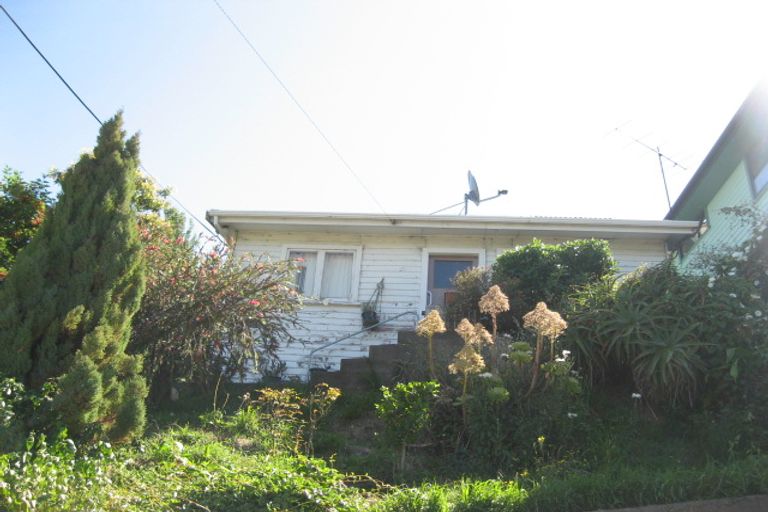 Photo of property in 29 Hawkhurst Road, Lyttelton, 8082