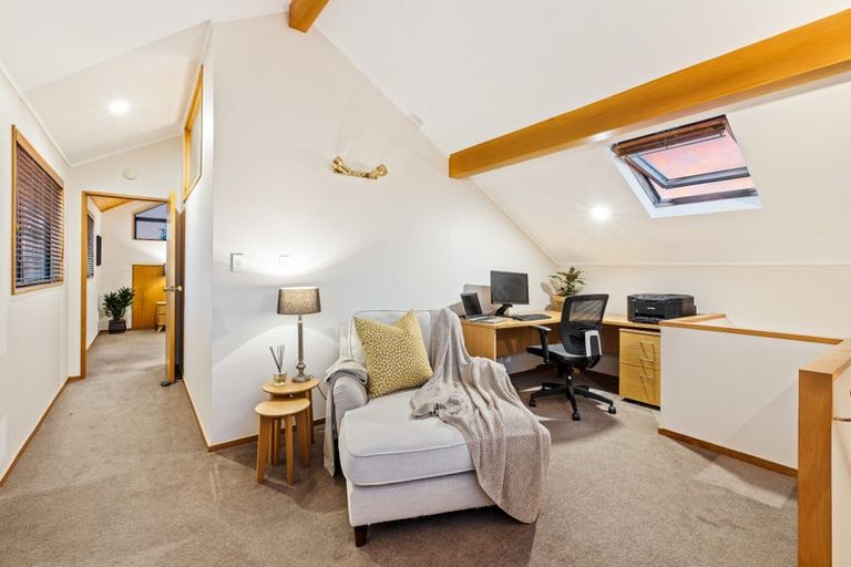 Photo of property in 5 Crestview Place, Browns Bay, Auckland, 0630