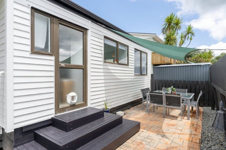 Photo of property in 4a Redditch Place, Papamoa Beach, Papamoa, 3118