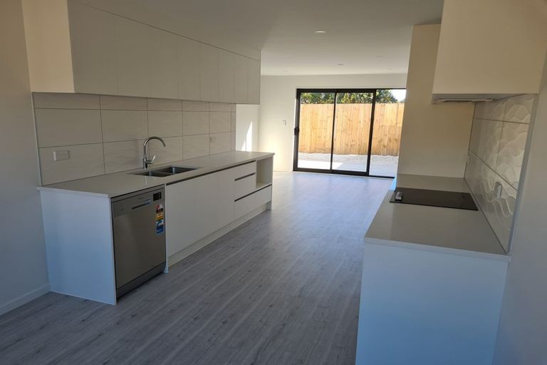 Photo of property in 8d Roys Road, Weymouth, Auckland, 2103