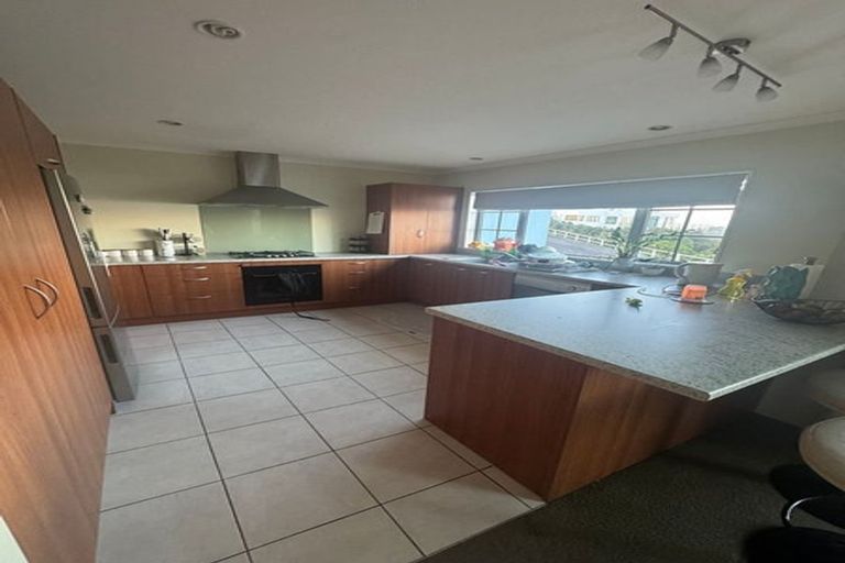 Photo of property in 36b Tamworth Crescent, Newlands, Wellington, 6037